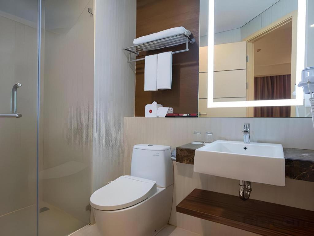 Hotel Grandhika Pemuda Semarang Esterno foto