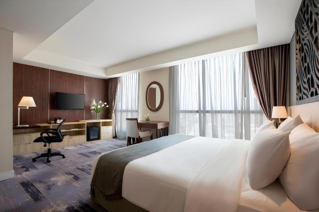 Hotel Grandhika Pemuda Semarang Esterno foto