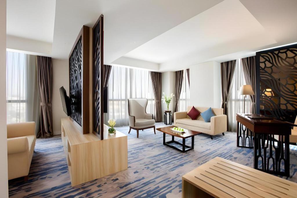 Hotel Grandhika Pemuda Semarang Esterno foto