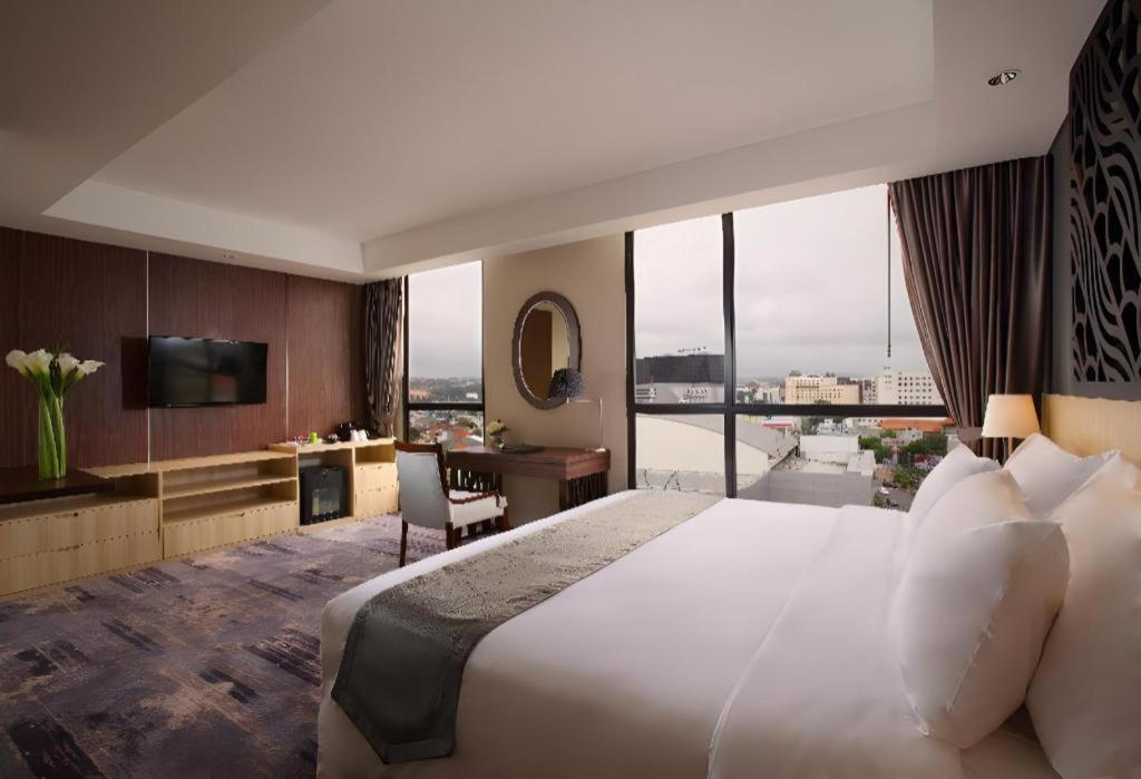Hotel Grandhika Pemuda Semarang Esterno foto