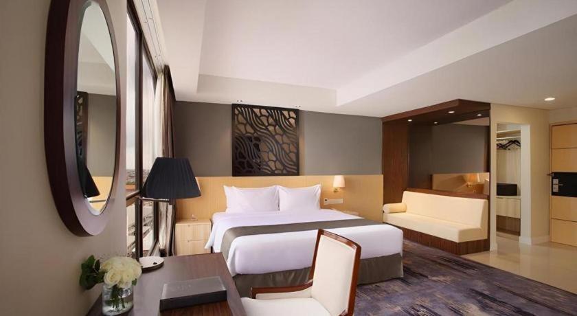Hotel Grandhika Pemuda Semarang Esterno foto