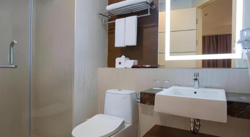 Hotel Grandhika Pemuda Semarang Esterno foto
