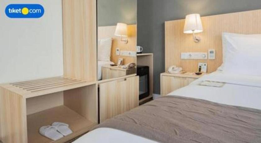 Hotel Grandhika Pemuda Semarang Esterno foto