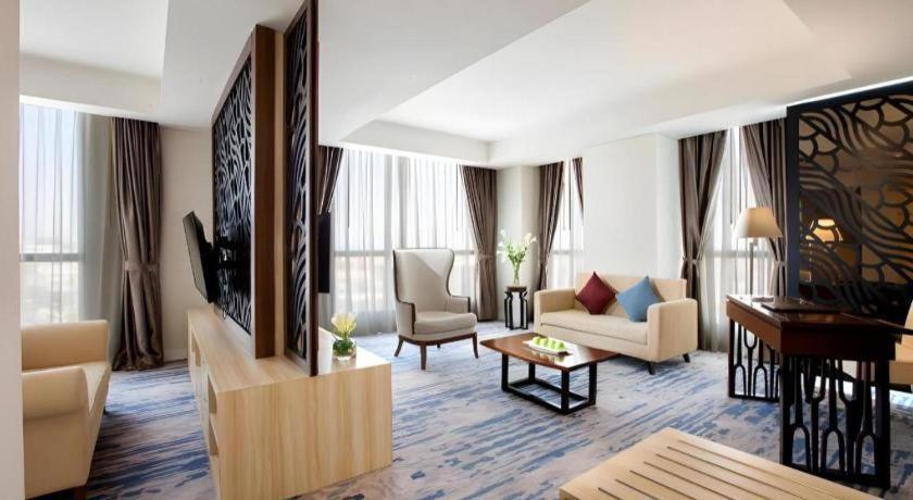 Hotel Grandhika Pemuda Semarang Esterno foto