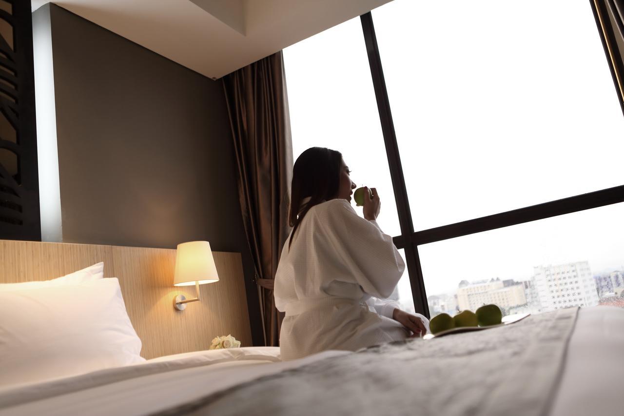 Hotel Grandhika Pemuda Semarang Esterno foto